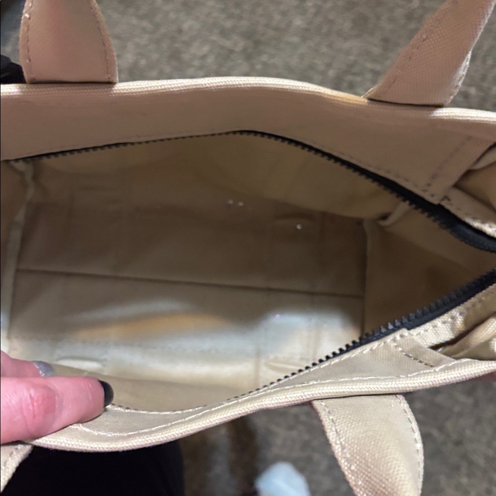 Marc Jacobs Tan Tote Bag with Black Strap - Picture 2 of 3